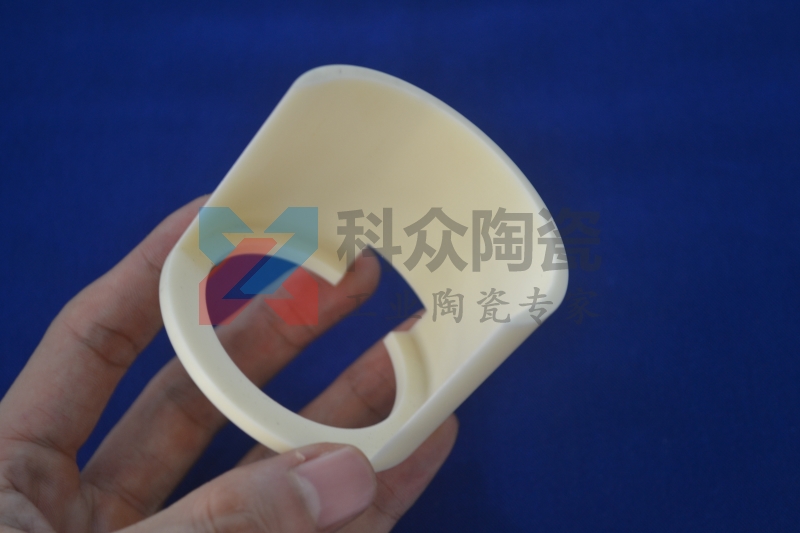 對比傳統鋼材氧化鋁陶瓷具有哪些優(yōu)勢？